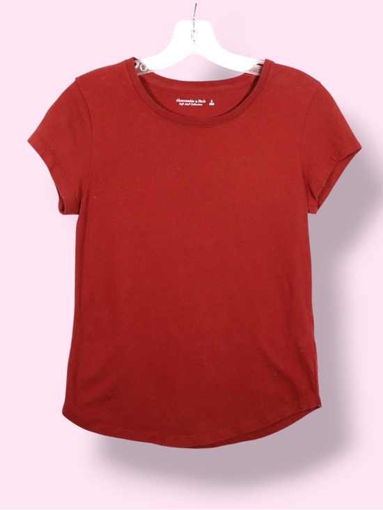 Abercrombie & Fitch Tops - Abercrombie & Fitch Red Fitted Basic Tee Size Small